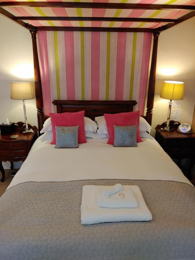 The Bath House Boutique B&B - In-Room Breakfast - Free Parking 外观 照片