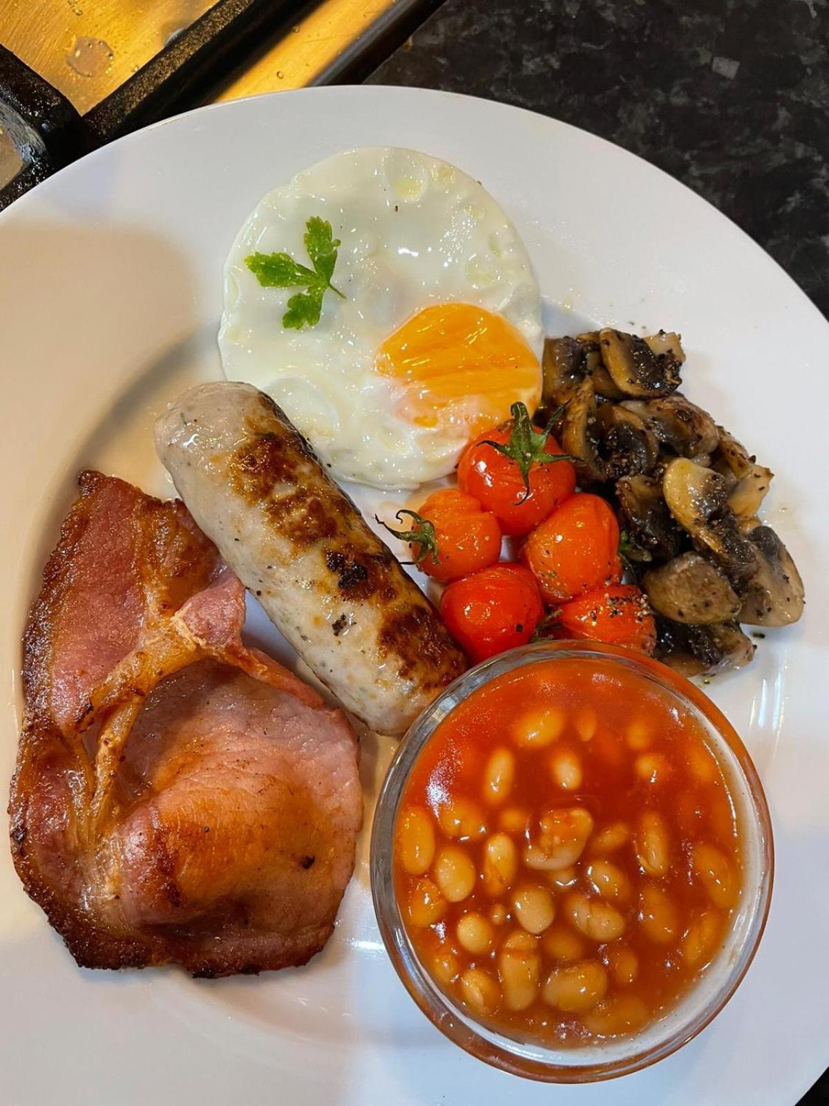The Bath House Boutique B&B - In-Room Breakfast - Free Parking 外观 照片